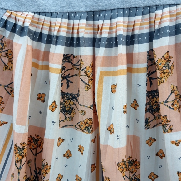 Style&Co short sleeve gray peach top - Picture 7 of 8